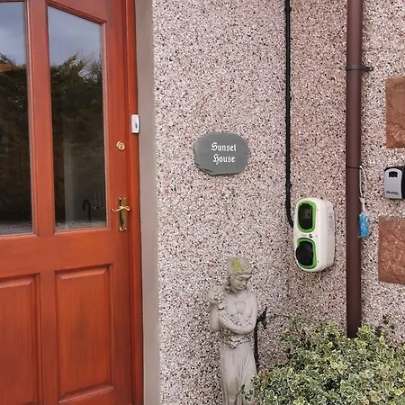 Sunset House Newton Reigny