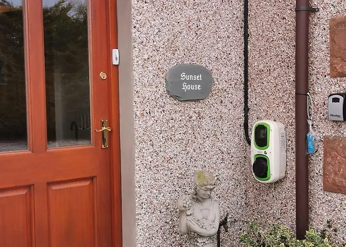 Sunset House Newton Reigny